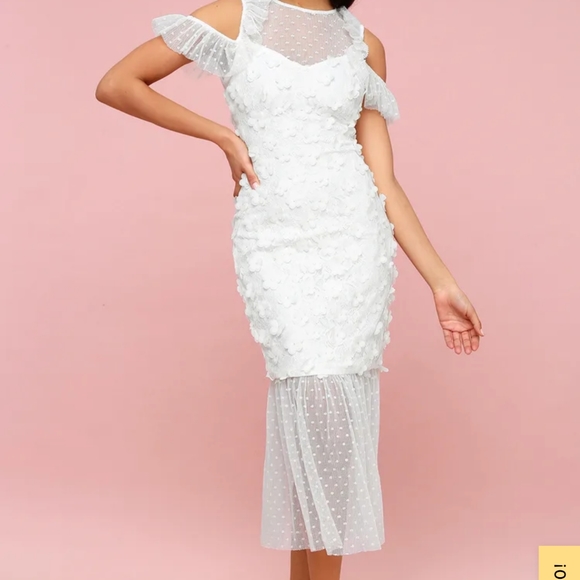 Elliatt size S white Oberon dress with delicate detail - Picture 2 of 6